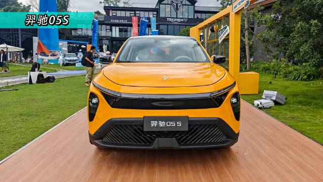 成都车展前夕易至汽车举行羿驰05S静态品鉴会