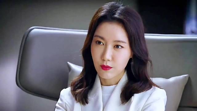 女人无意间看到这一幕，从此命运开始转动！ 高露 她的城