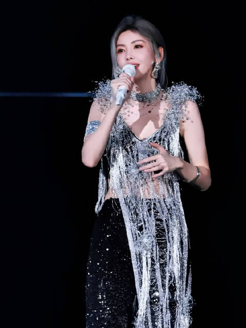 于文文拾光巡回演唱会成都站《分手那天》