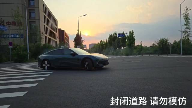 嘚漂 嘚漂 得意的漂！全新小鹏P7这车7玩起来了真嗨！可玩性非常高