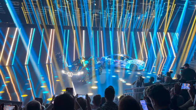 i3紧随其后，到2027年，推出40款新车