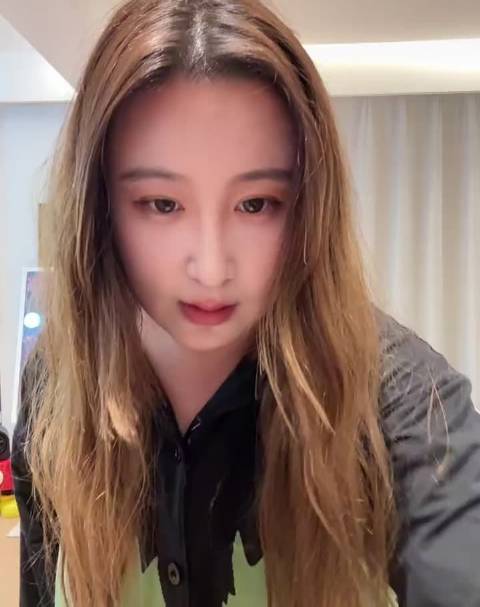 锤娜丽莎瘦了20斤！直言自己没吃减肥药没打针，果然瘦下来的锤锤看着很精神！