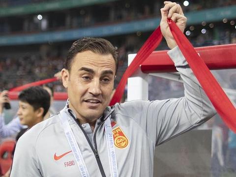 国足新帅6大热门人选！59岁高洪波符合选聘标准！范志毅一针见血