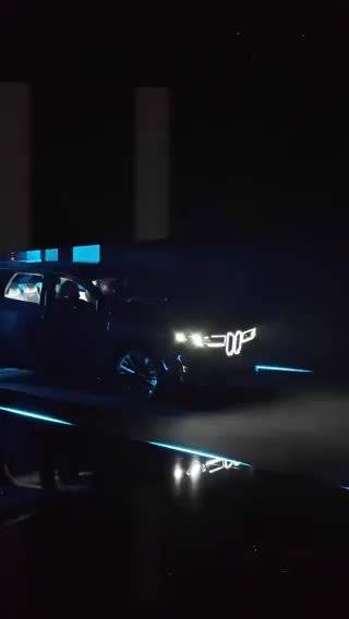 宝马iX3全新平台登场，续航400英里支持超快充