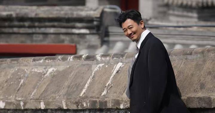 话剧《大宅门》里武文双全的“白七爷”吴樾：演员拼的是文化丨谈艺录