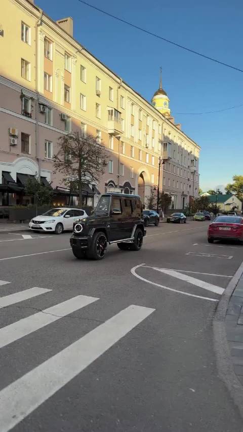 奔驰大g变奔驰小j