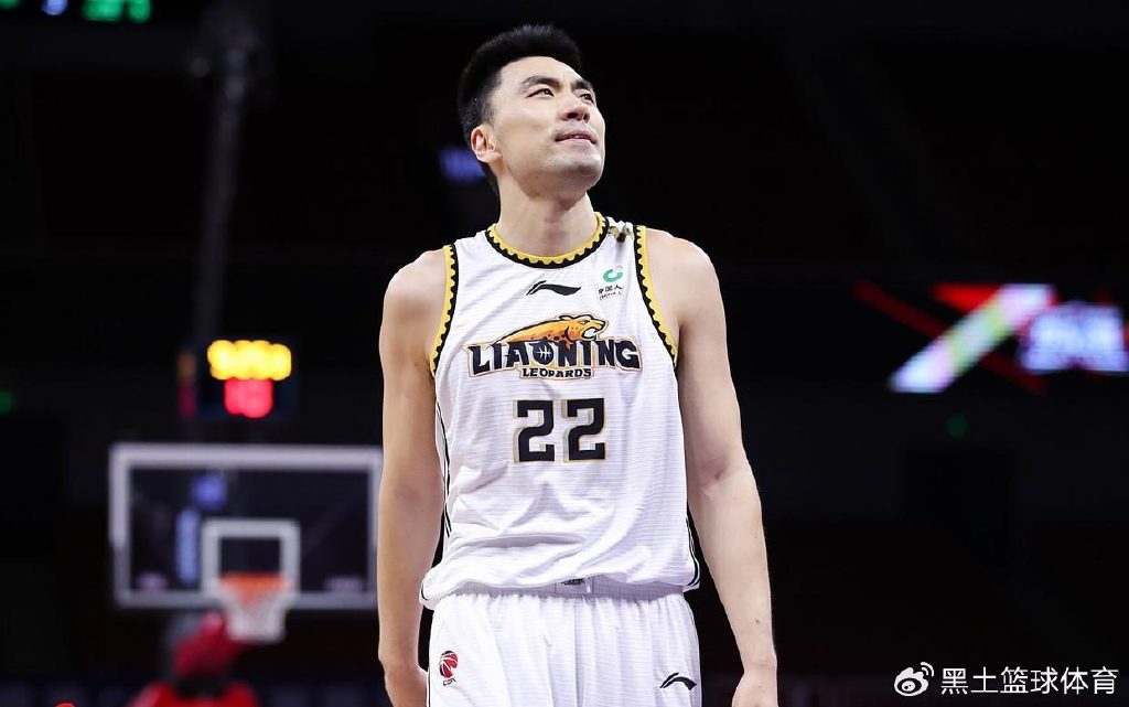 3老将退役！韩德君没注册，广东前锋辅佐杜锋，北京投手被迫离开