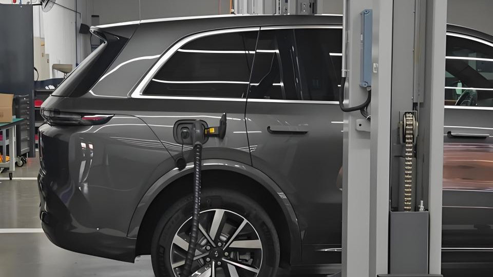 一点不惯着！5家国产新能源，手攥数据垄断维修，或被罚近4700万