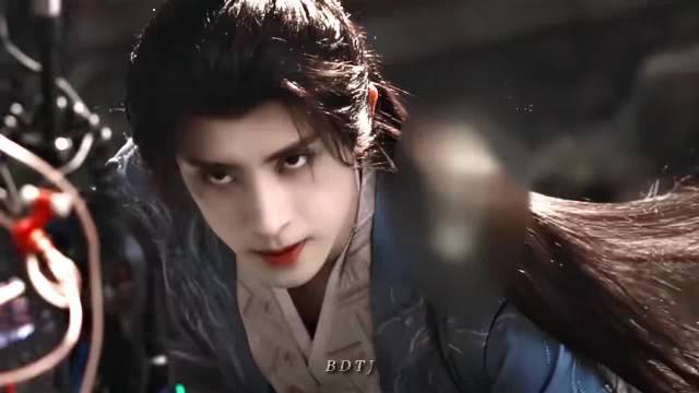 敖瑞鹏饰李长寿稳健修仙，底牌层出笑中带泪