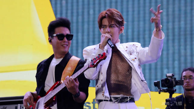 汪东城亮相广西百芒音乐节，乐队介绍环节引期待