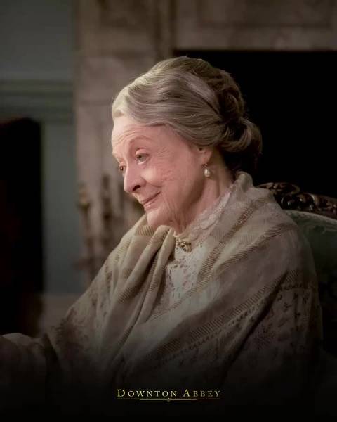 《唐顿庄园》悼念玛吉·史密斯饰演伯爵老夫人