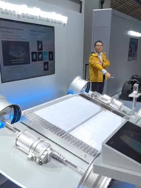 刚才小黑已经详细解读了宁都时代参展的技术，下面通过视频现场感受一下