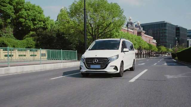 奔驰V级MPV诠释秩序与温度共生之美，林希解读见V知著