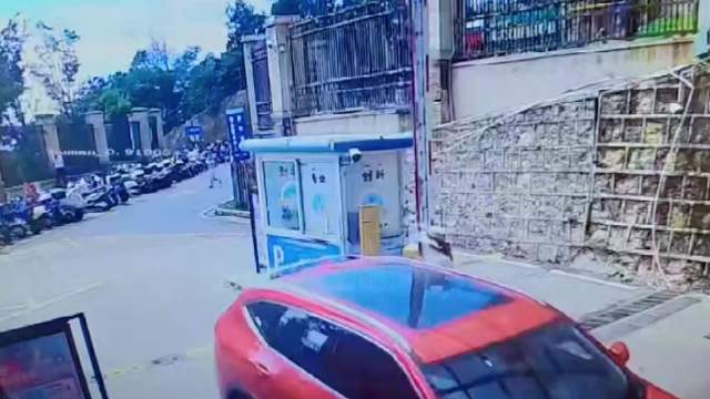 交不起停车费就别买车