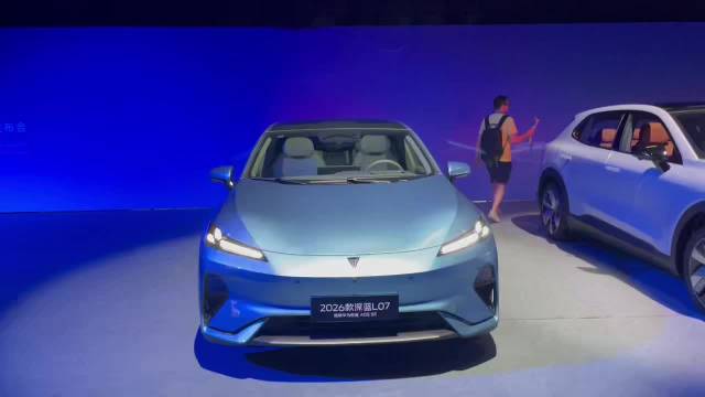 深蓝汽车发布S09超充版及S07、L06三款新车