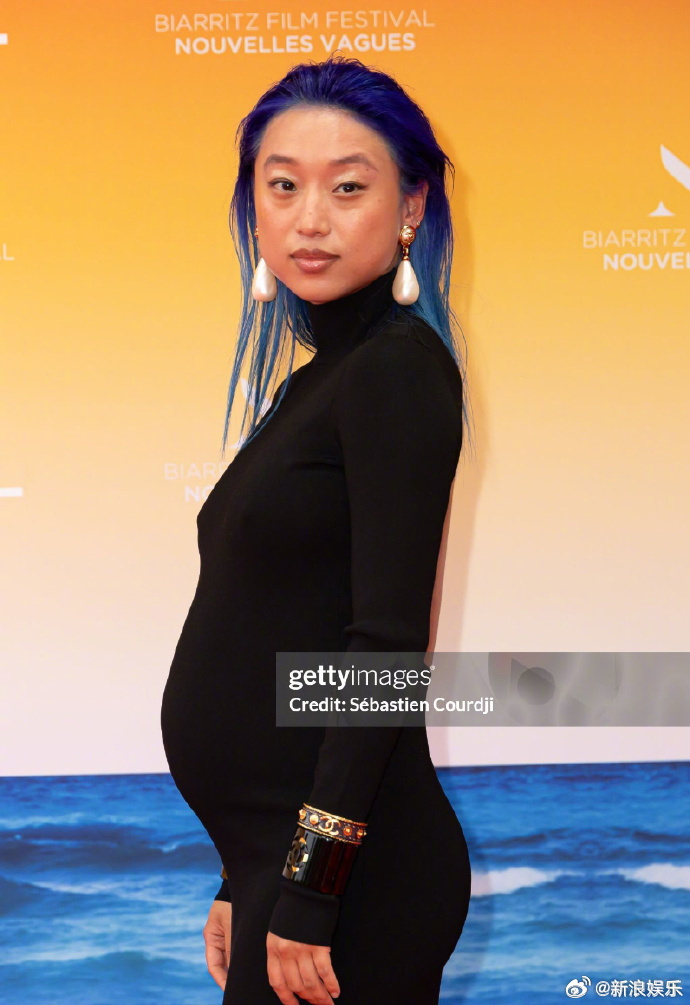 章凝公开孩子父亲为歌手米格尔，Miguel为孩子创作歌曲