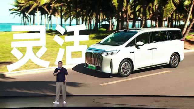 魏牌高山7转弯半径5.6米，这么大MPV有这种水平，开起来挺灵活的