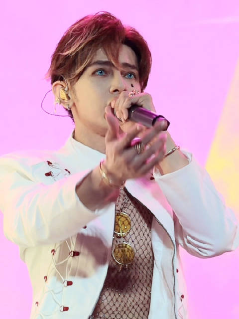 《我应该去爱你》全场大合唱