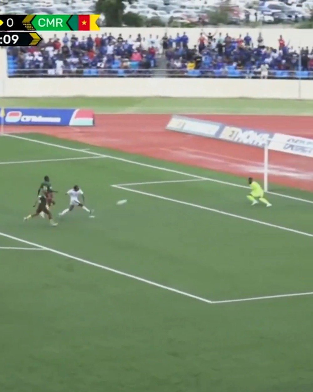 奥纳纳这球要不要出击？