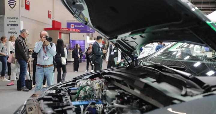 欧洲名人访|德国汽车经济学专家杜登赫费尔：欧中产业合作是推动汽车业转型关键动力