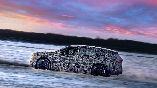 宝马新世代iX3全球首发，国产版同步研发