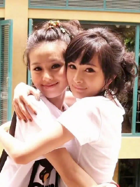 刘诗诗亲昵祝福杨幂生日，两人仙剑友情长存