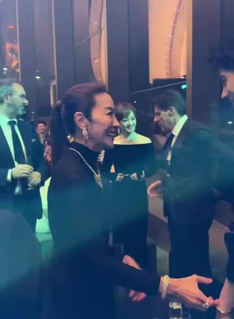 奥斯卡影后杨紫琼恭喜刘昊然获得金鹿奖影帝