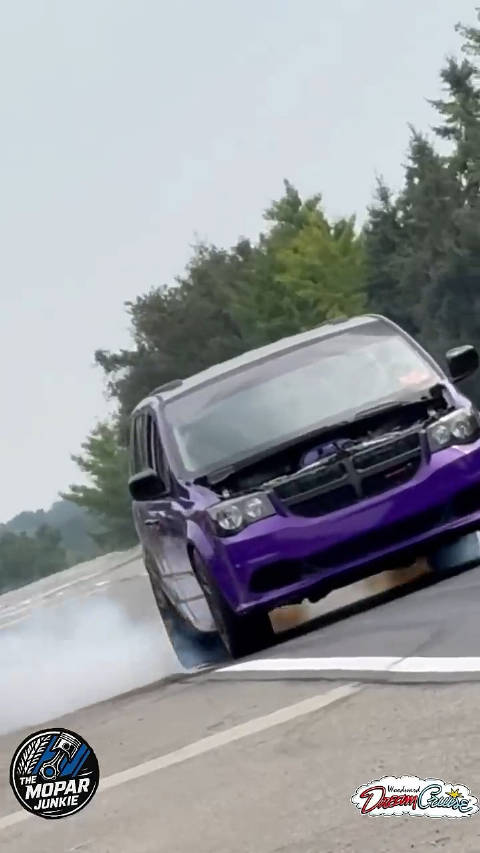 大V8因呼吸感和咆哮声受追捧，车主称其如机械猛兽