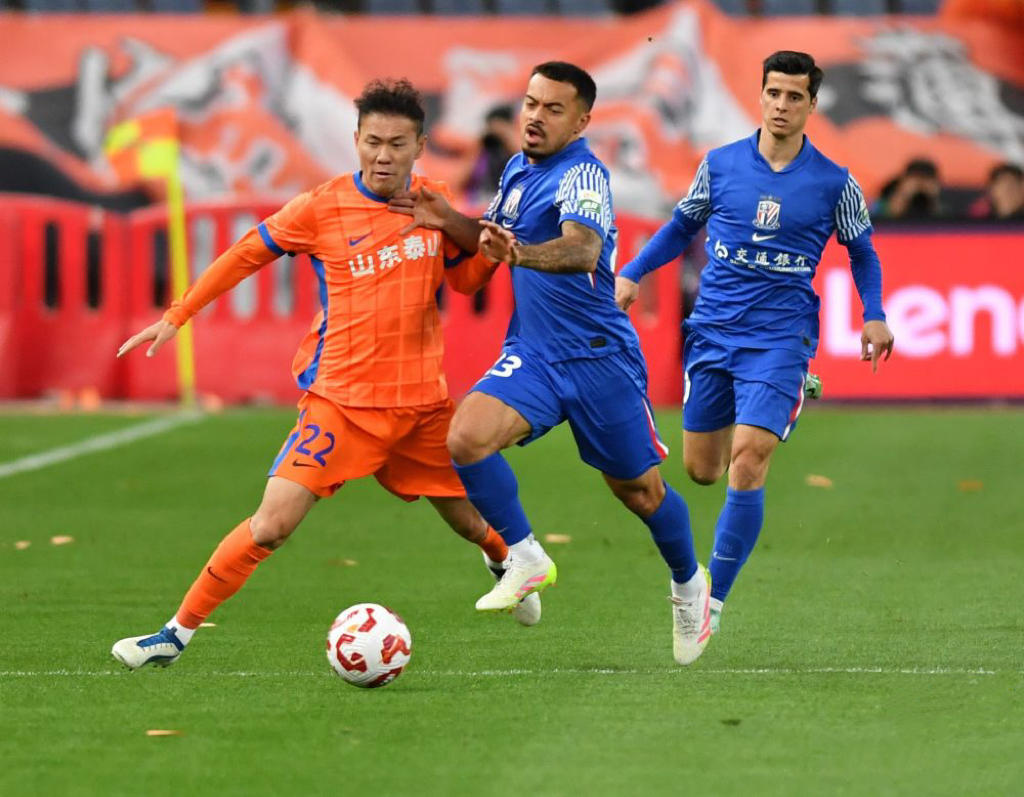 体坛午爆｜山东泰山今晚客战上海申花，奥纳纳外租特拉布宗体育