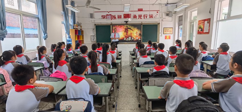 志愿军忠魂归来，黄继光式英雄常在