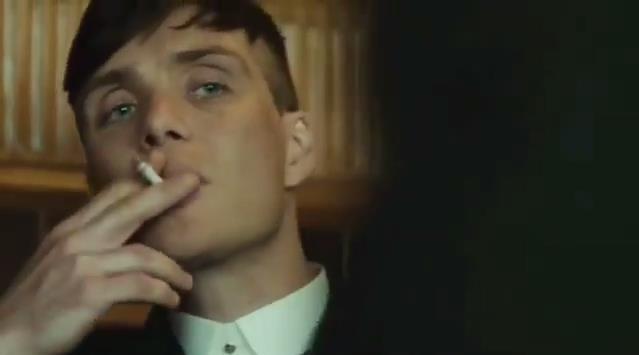 外粉混剪回顾基莲剧中的抽烟镜头 电影版待定档