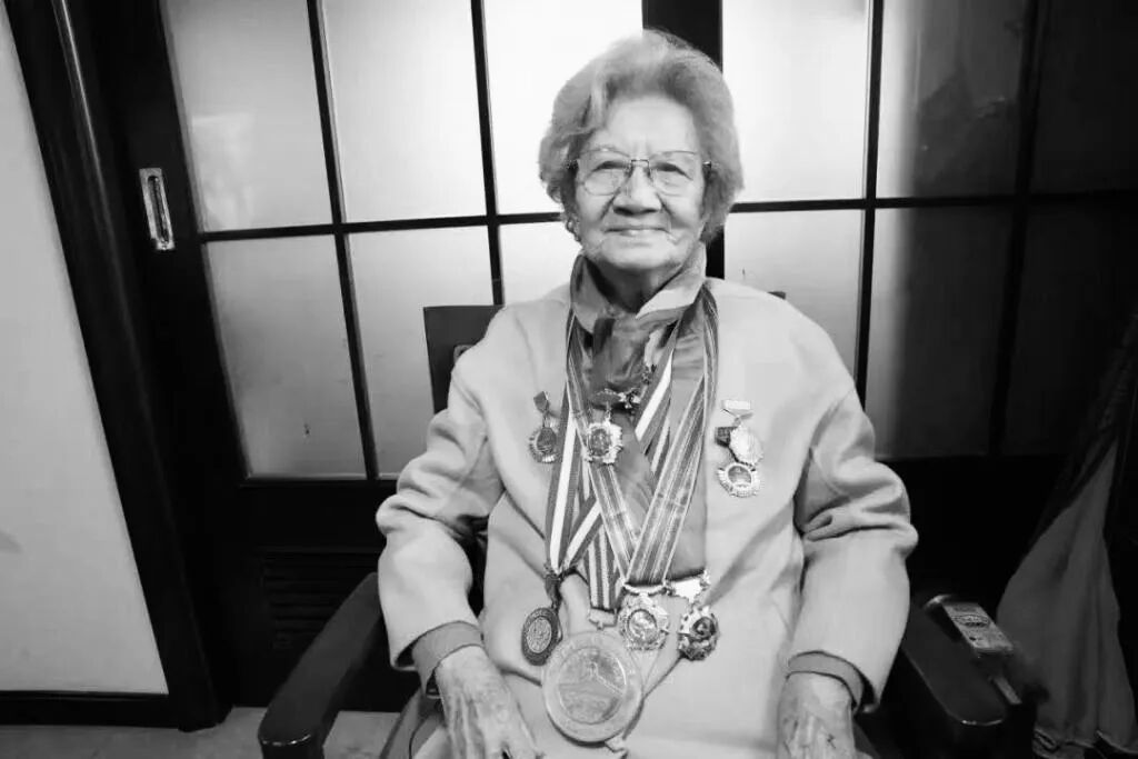 突传消息！“国民奶奶”去世，曾出演《情深深雨濛濛》《蜗居》等