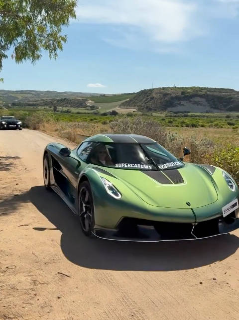 神车们集体下乡！不怕蹭底盘吗 数学好的朋友算算视频里大概值多少钱？