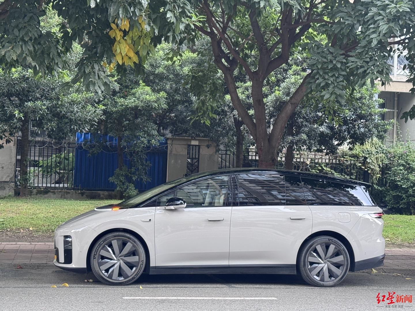 500公里试驾理想i8：六座满员下的真实续航与智驾体验