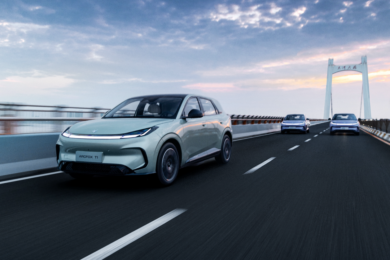 有空间、有续航，极狐T1上市6.28万起