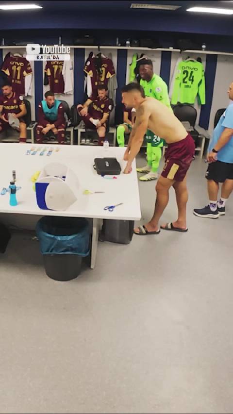 特拉布宗体育官方发布更衣室的短视频， 其中有一段奥纳纳鼓励队友的片段