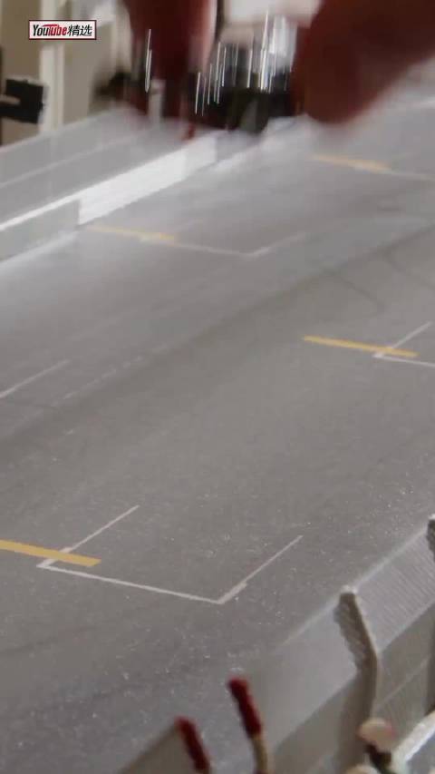 超级真实的微缩世界，把F1演绎明白了