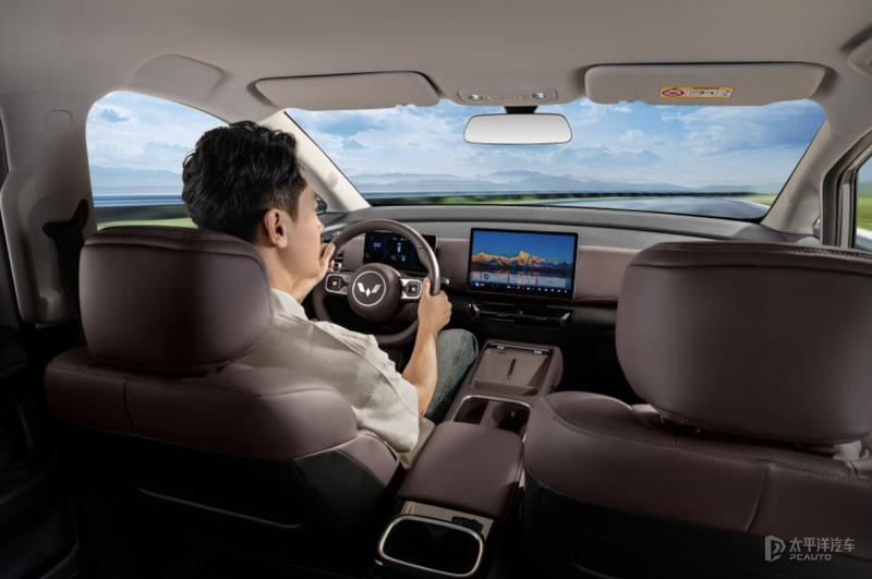 五菱星光730内饰官图发布 7座布局/二排独立座椅