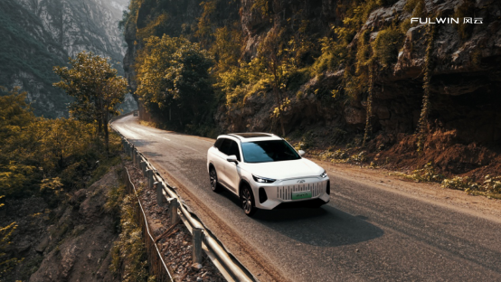 一车装下一家秋趣！风云T9就是家庭用户的舒适与安心之选