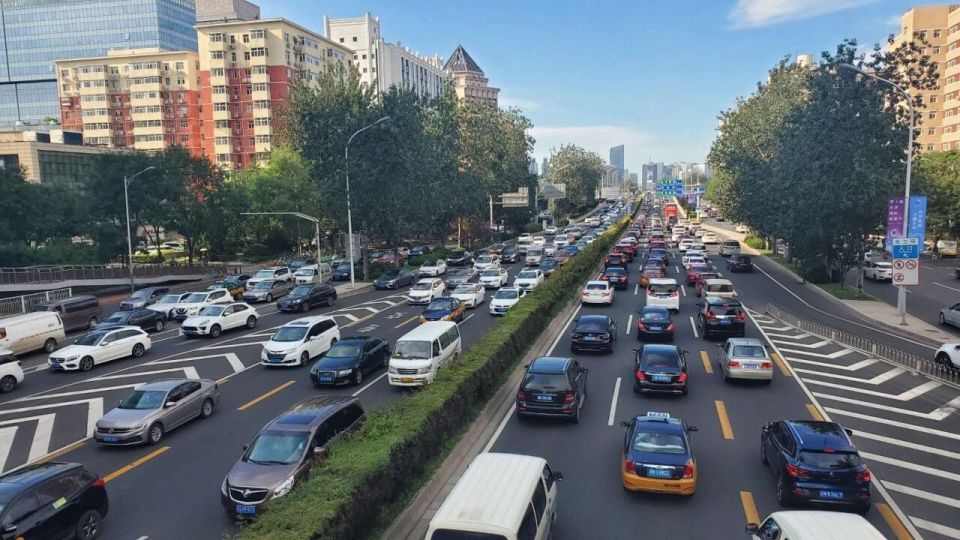 北京蓝牌车主“油电切换”不限次数释放了什么信号