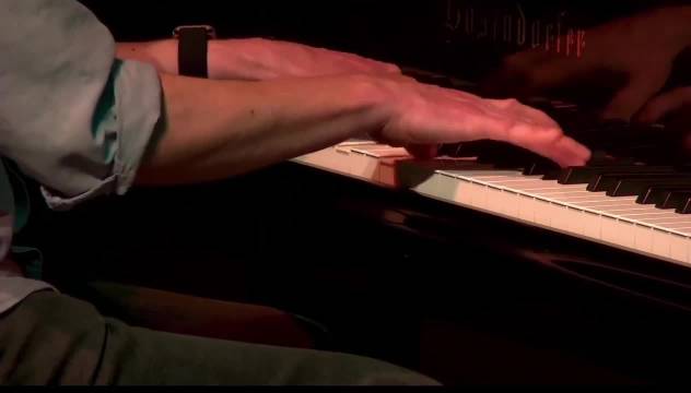 Matthew Kilner四重奏《View From The Window》用爵士乐演绎雨日朦胧