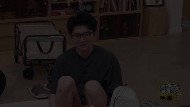 本以为朱丹是大美女，不料在周一围相机里，丑到令人发指