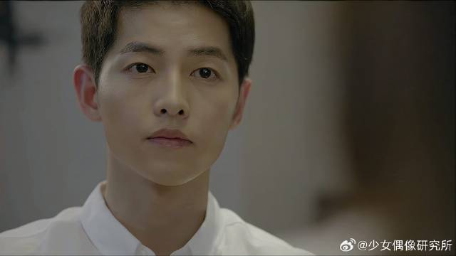 医生和死神作斗争，军人拿生命换和平，目的却是一致的