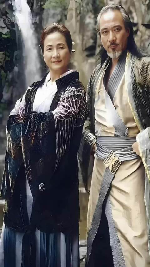 雪梨米雪同现徐少强葬礼未发一言，受访称无恩怨拒谈过往