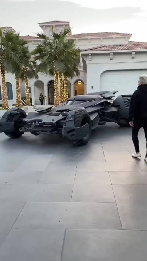 论座驾的牌面，还得是蝙蝠侠