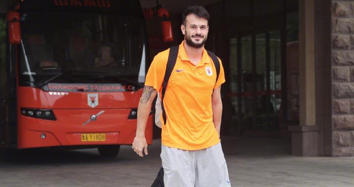 泰山队出征青岛，两大主力复出随队，赛前发布会训练时间确定