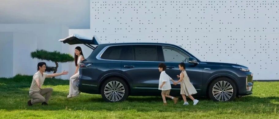 谁还在挤牙膏？银河M9掀桌子：友商的天花板，只是我的起跑点