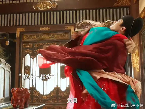 阿术和元莫以及其他朋友合力杀死白衣客，阿术和元莫也终于成婚了