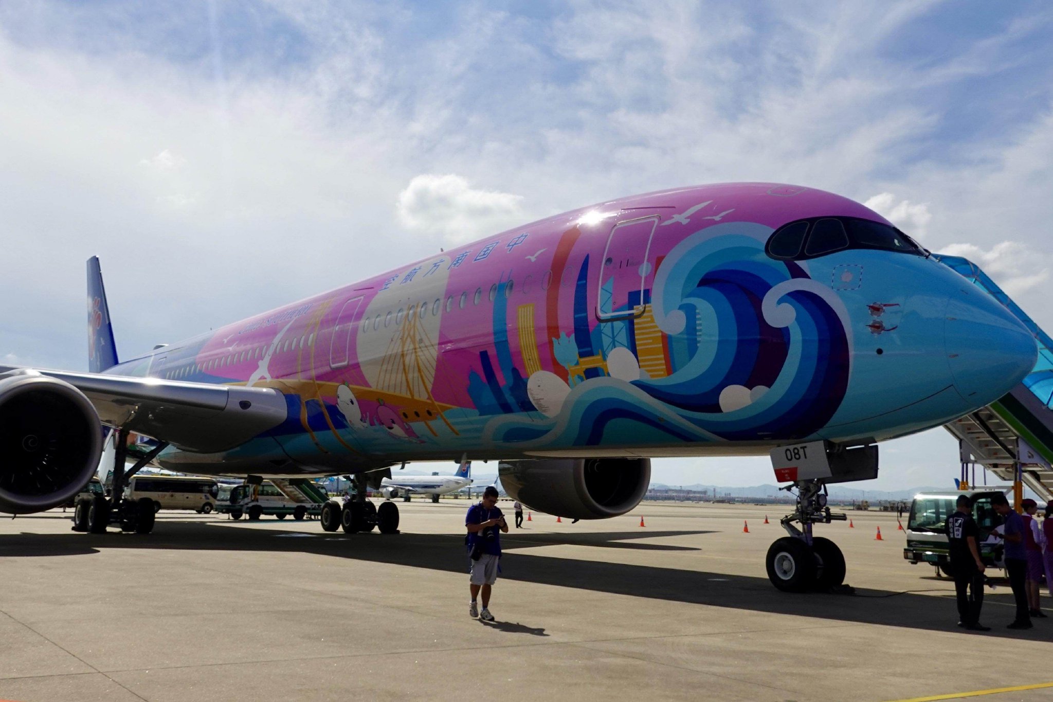 杜锋杨力维打call！南航首架十五运会彩绘飞机今日首航