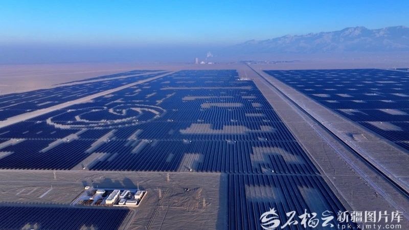 中绿电若羌400万千瓦光伏发电项目(资料图片)。王骞摄